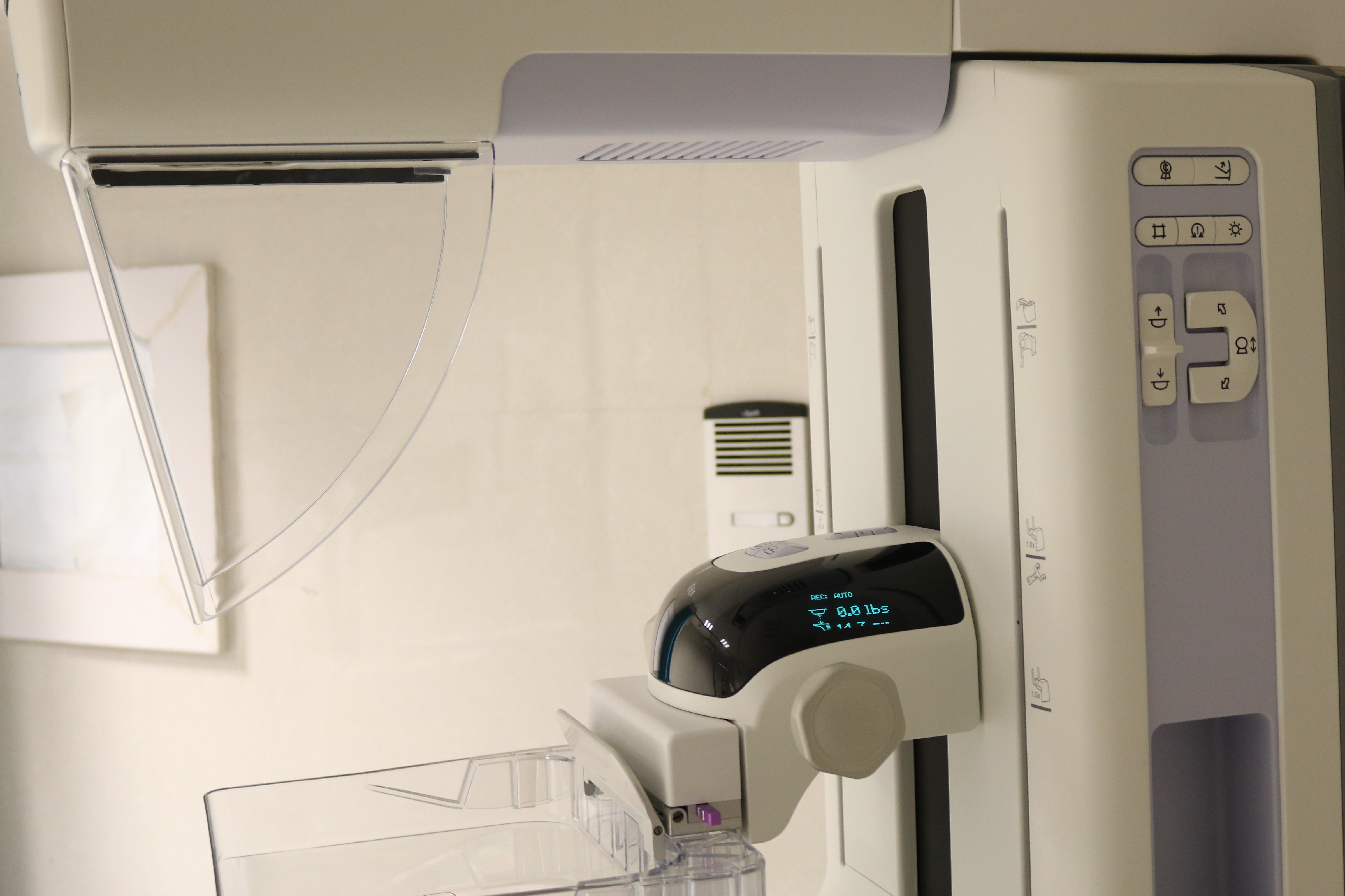 رادیولوژی مرکز پزشکی جهاد دانشگاهی به ماموگرافی دیجیتال هالوژیک مجهز گردید